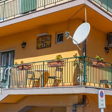 Fontana Vecchia Bed & Breakfast ตาออร์มินา ภายนอก รูปภาพ